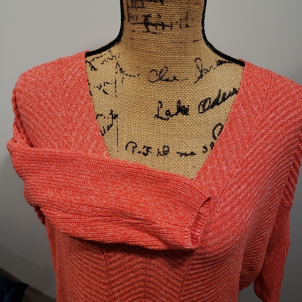 Express sweater quarter length sleeve high low s/p - Picture 2 of 4